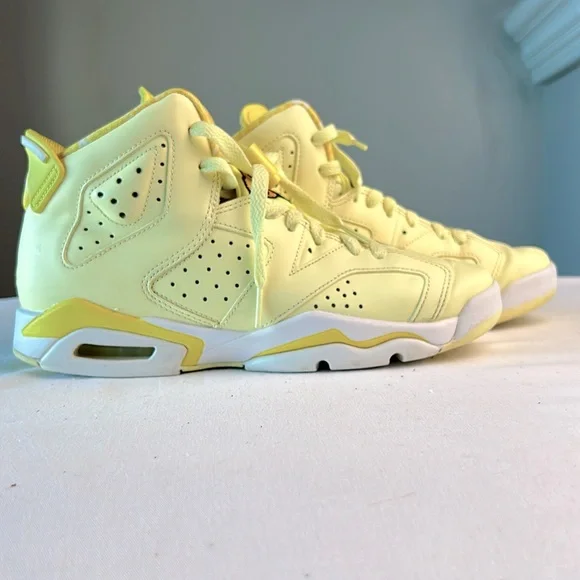Yellow Air Jordan Retro Gs Air Jordan Retro (GS) (White/Yellow